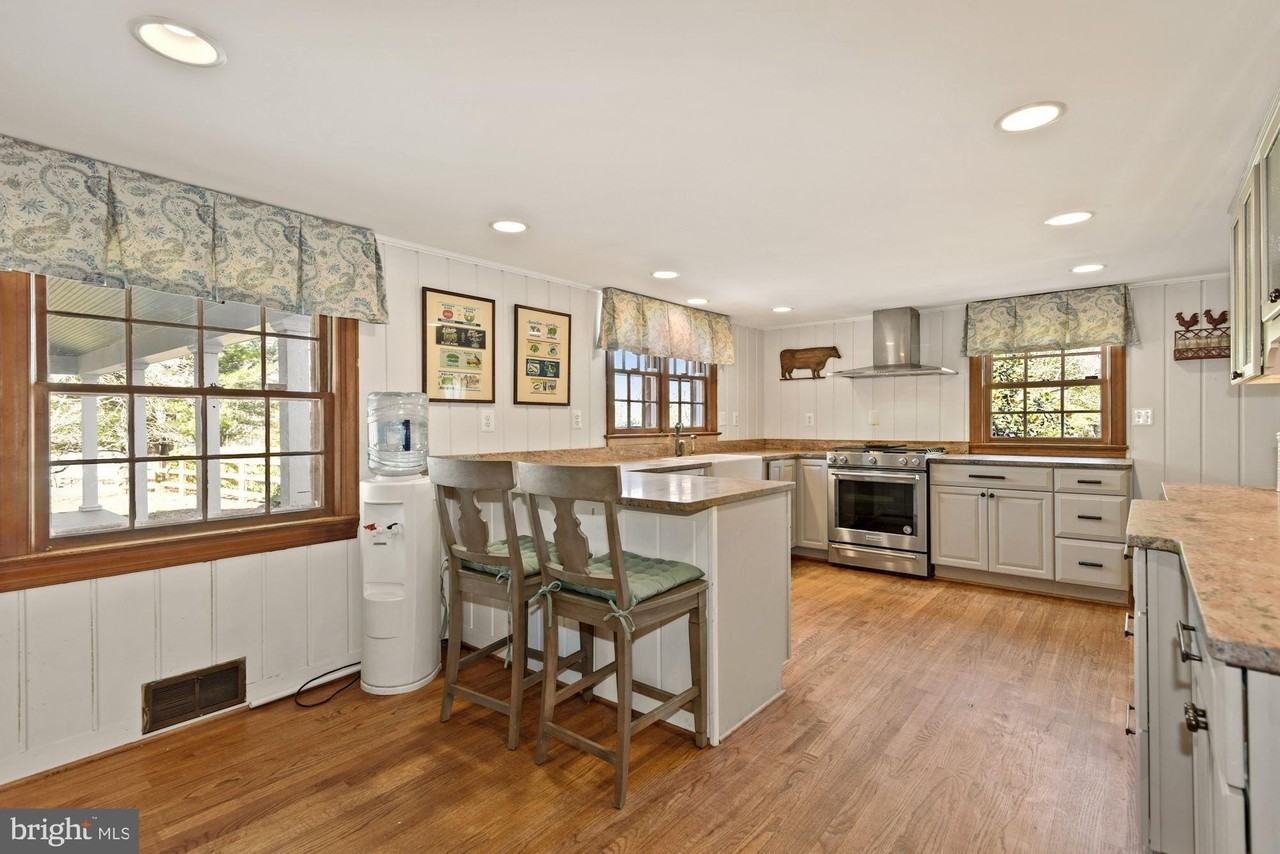 326 Walker Rd - Photo 3 of 50