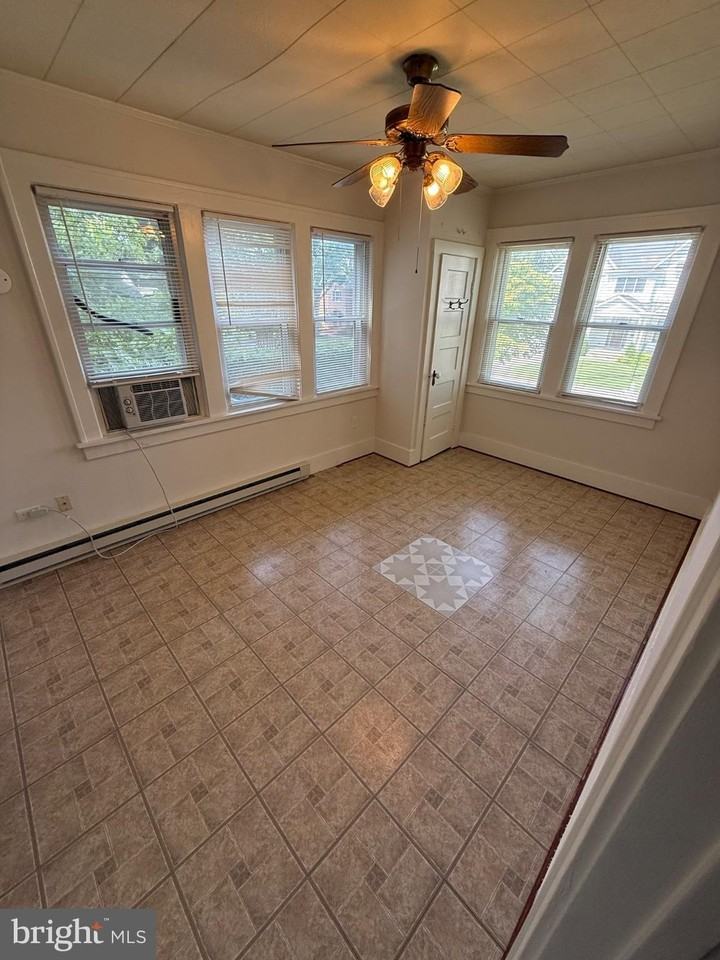 1131 Marion Ave - Photo 3 of 13