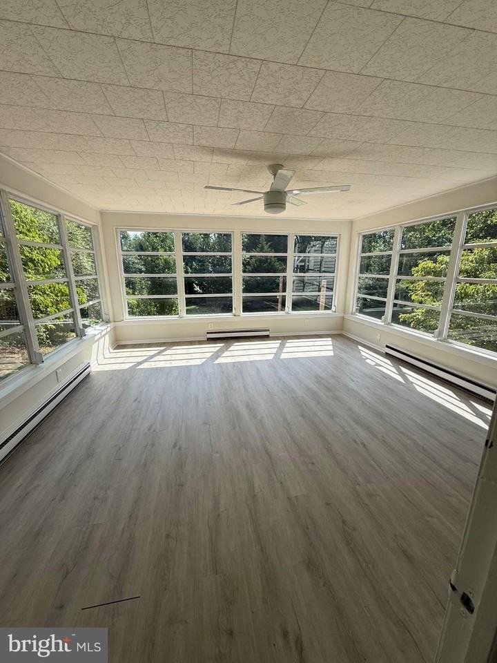 1131 Marion Ave - Photo 5 of 13