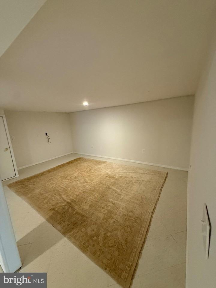 1131 Marion Ave - Photo 6 of 13
