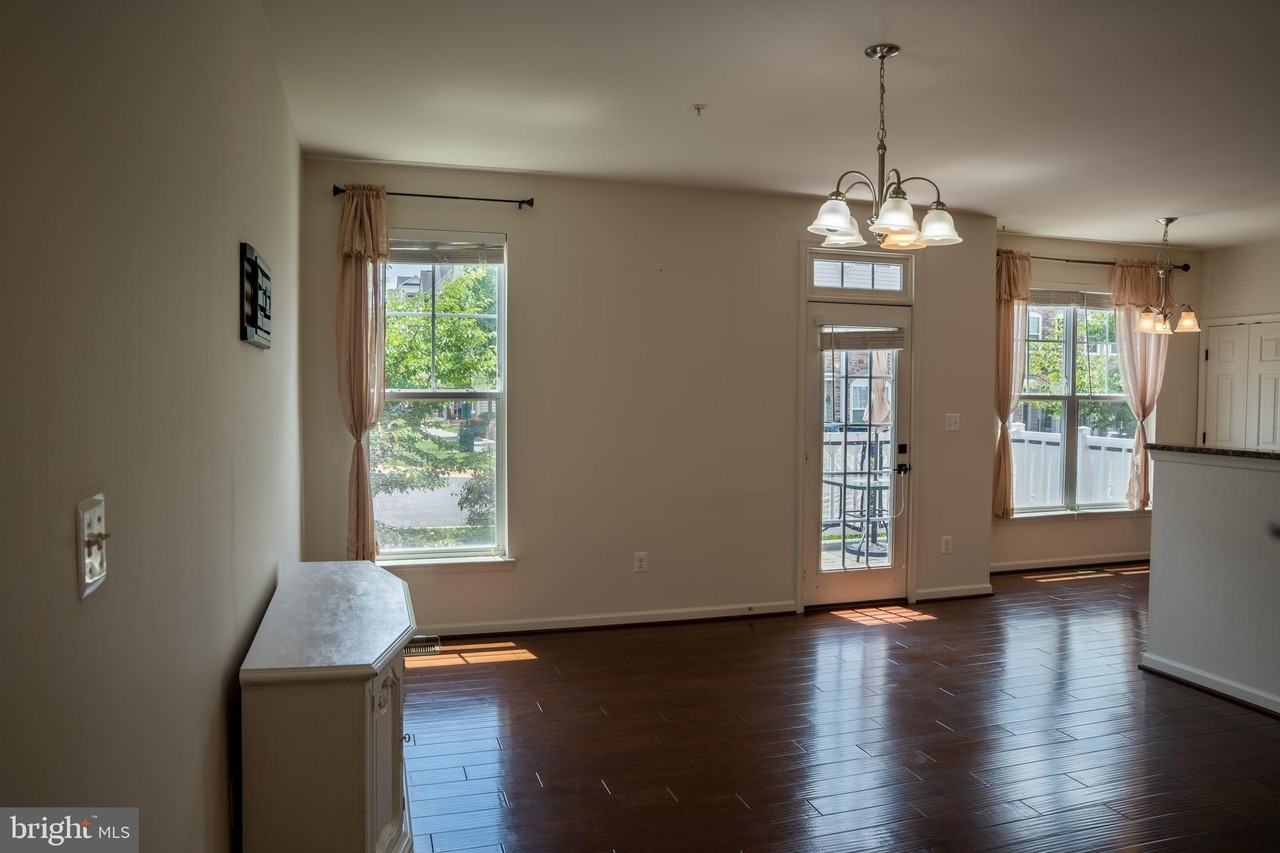 42243 Canary Grass Sq - Photo 6 of 50