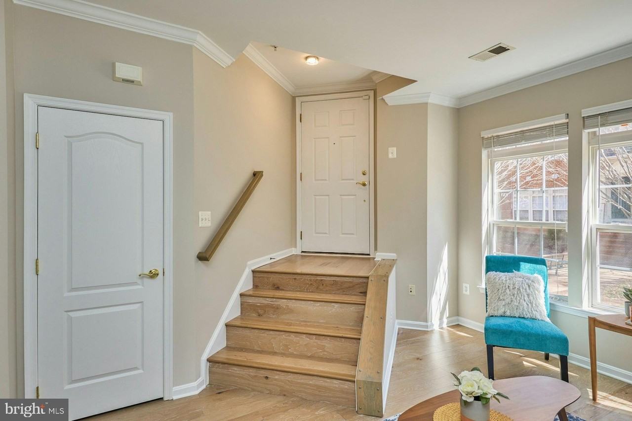 7166 Little Thames Dr - Photo 5 of 34
