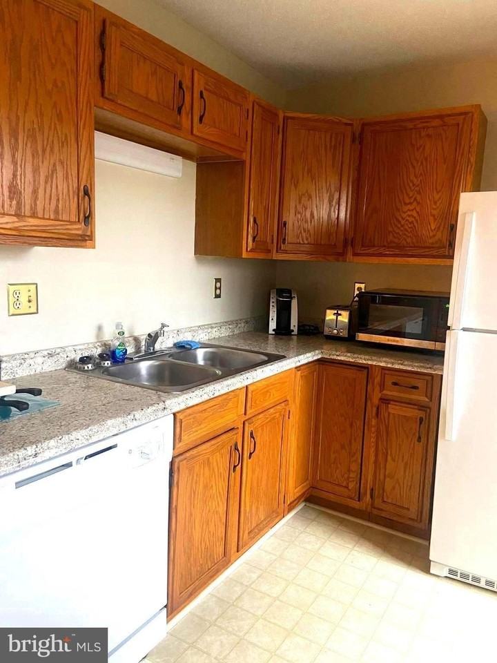 529 King St - Photo 7 of 50