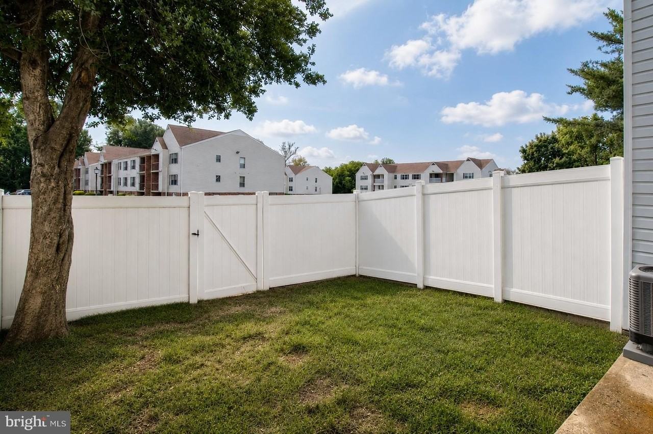 103 Powhatan Ct #110 - Photo 3 of 16