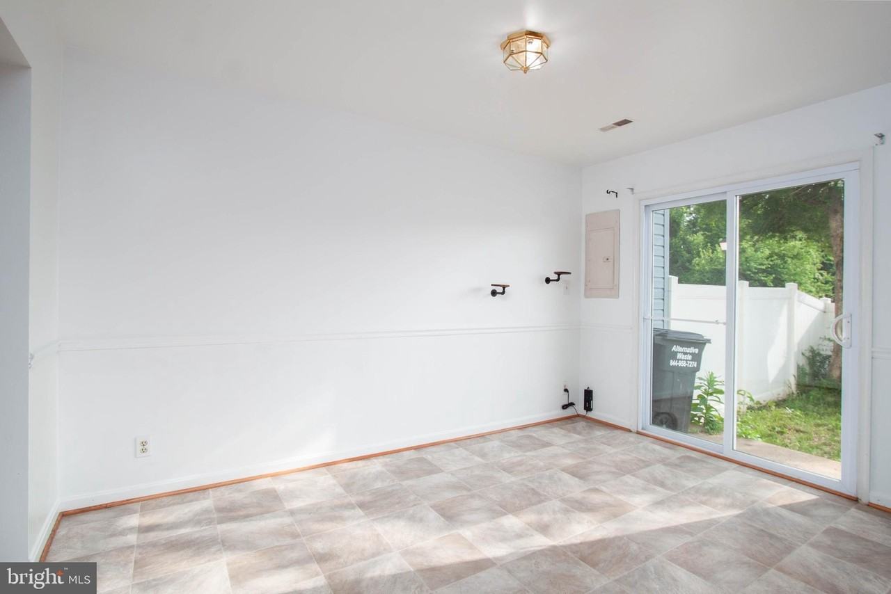 103 Powhatan Ct #110 - Photo 4 of 16