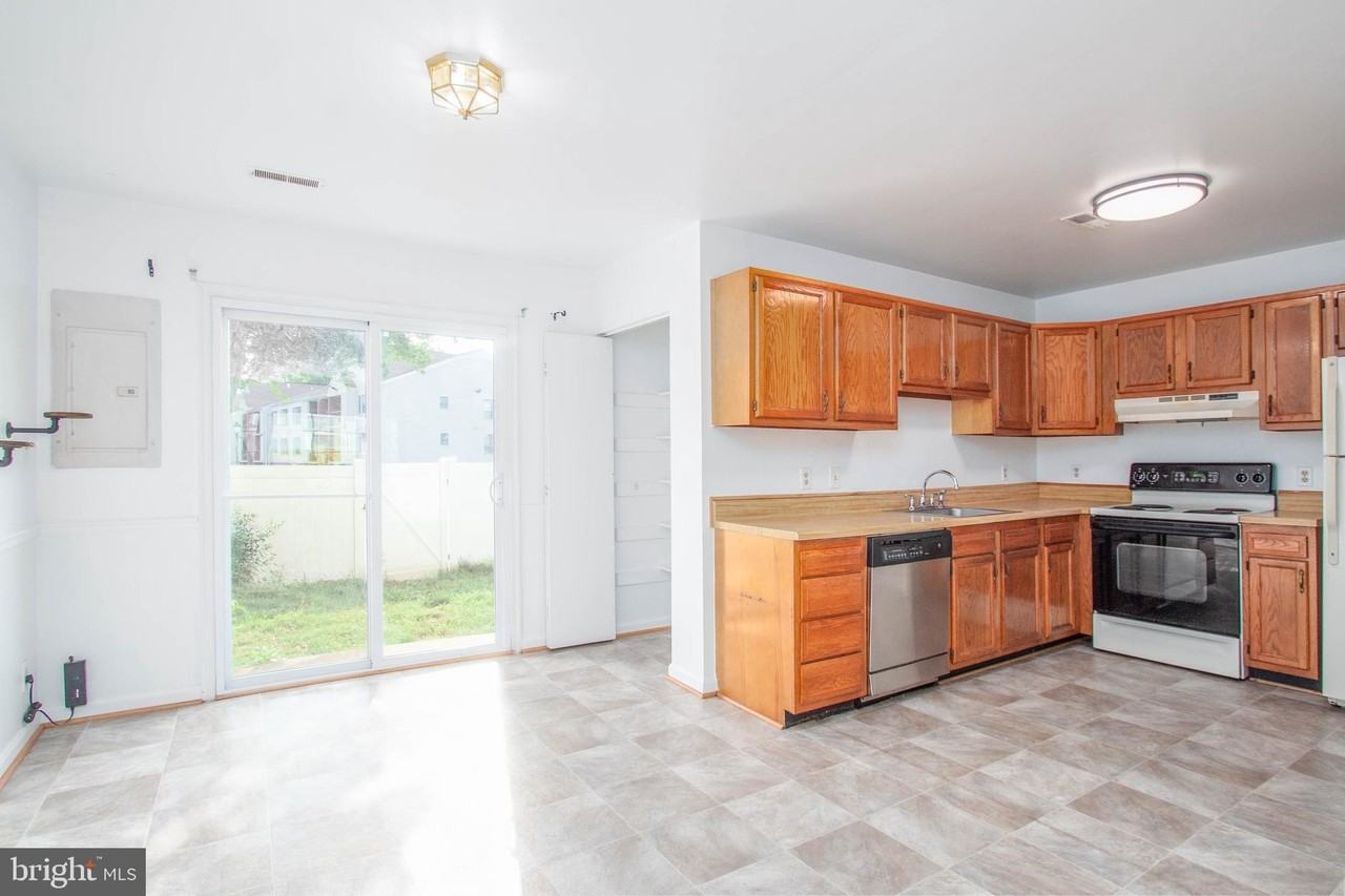 103 Powhatan Ct #110 - Photo 5 of 16