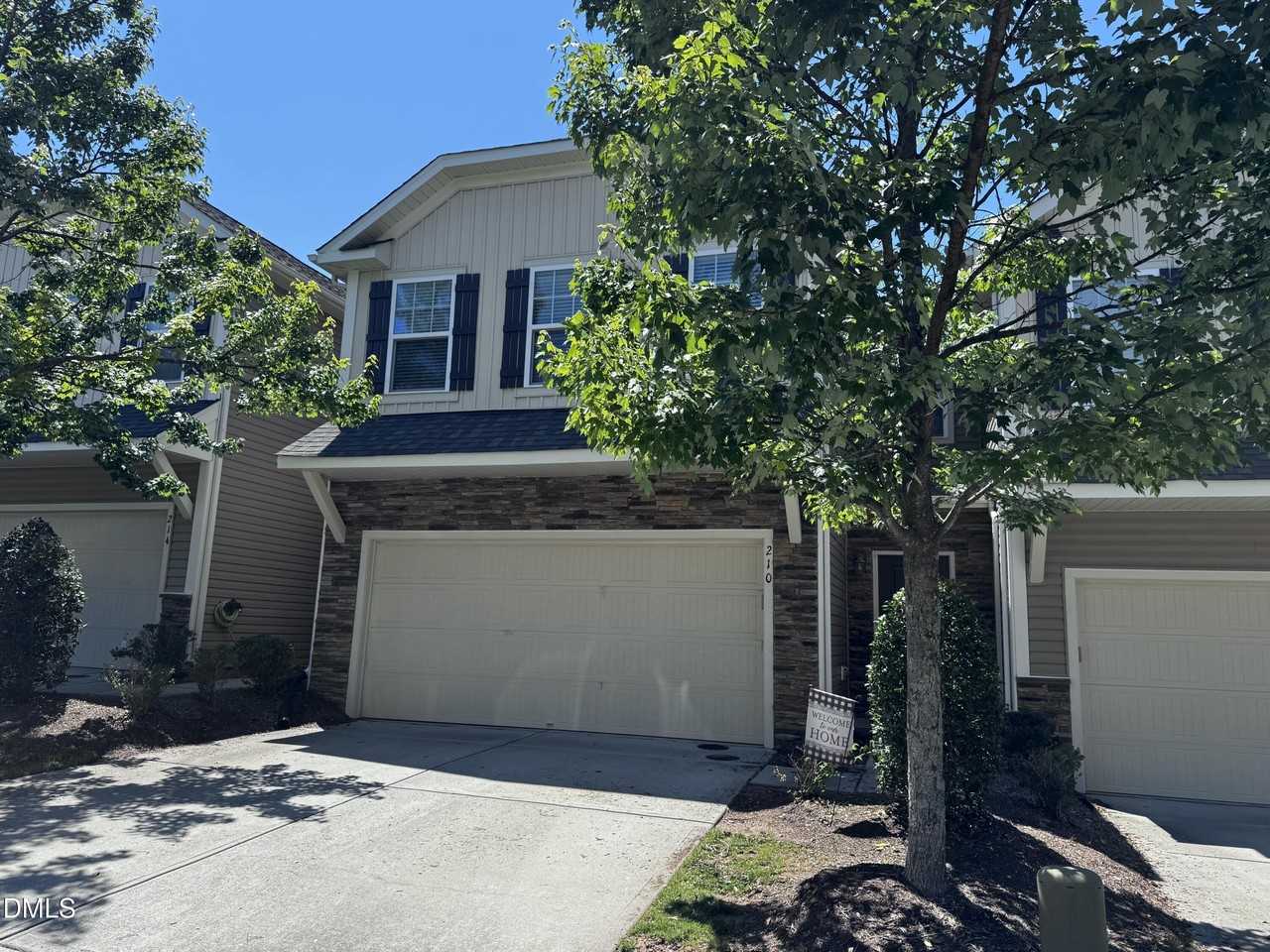 210 Hamlet Pl - Photo 3 of 3