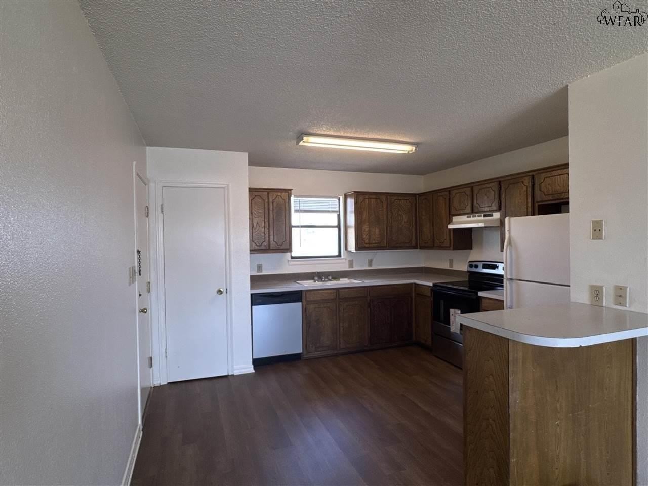 1208 Wendy Rdg - Photo 4 of 12