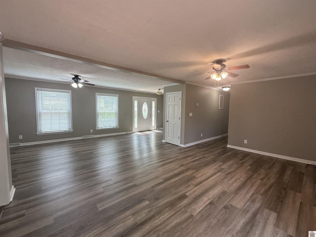 5935 Merrydale Dr - Photo 4 of 16