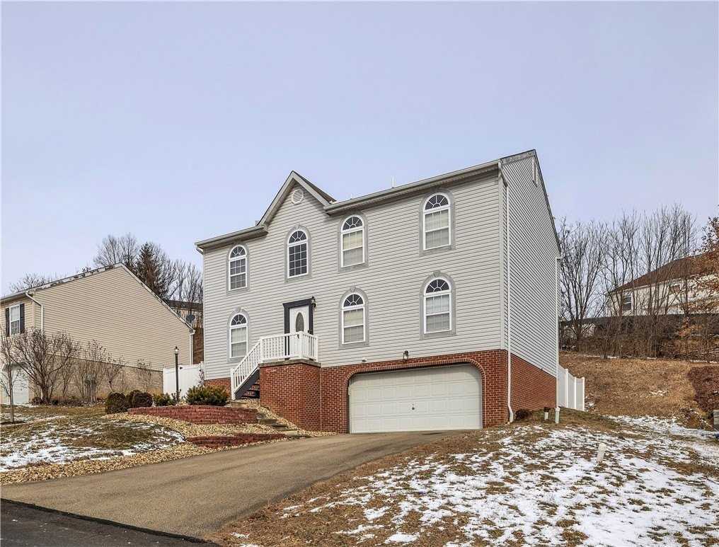 123 Stratford Ct - Photo 2 of 38