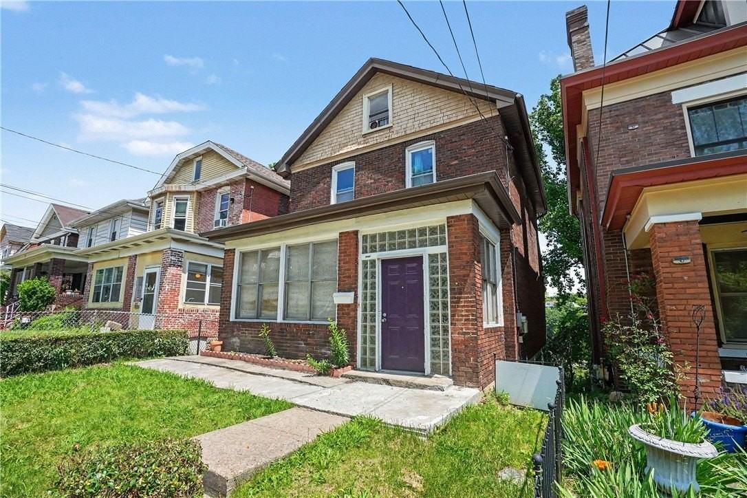 1045 Flemington St - Photo 3 of 26