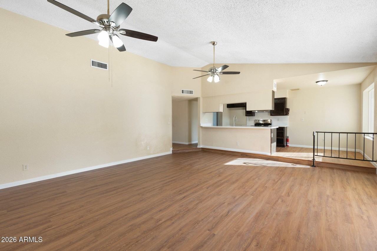 4043 W Sweetwater Ave - Photo 3 of 20