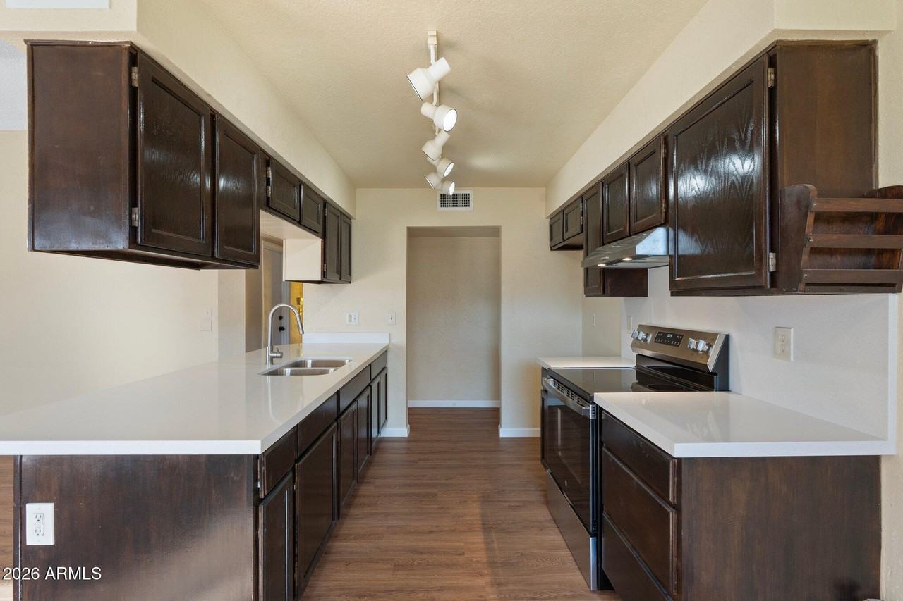 4043 W Sweetwater Ave - Photo 5 of 20