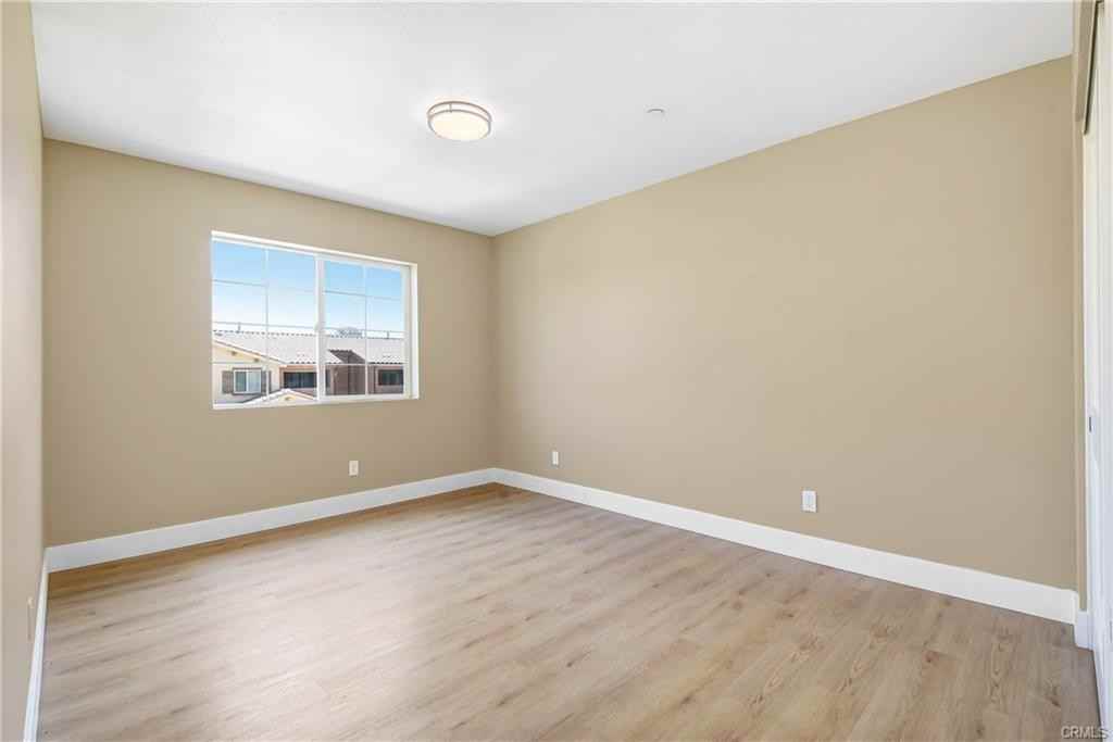 16385 Valencia Ave - Photo 4 of 12