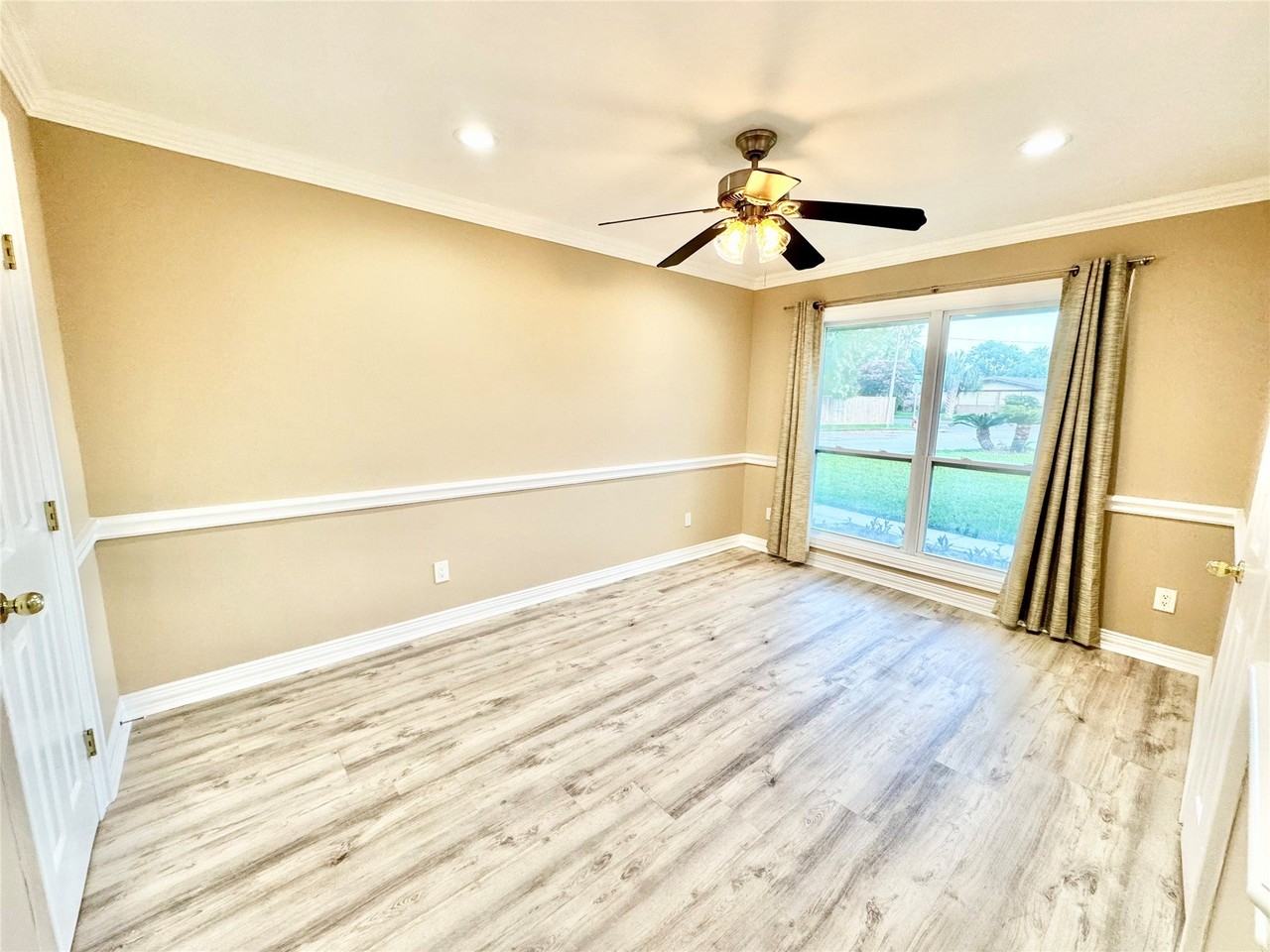 102 Mechanic St - Photo 6 of 25