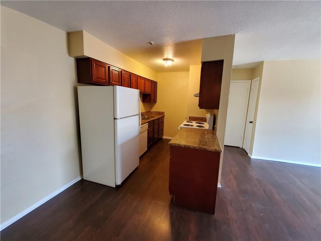 1225 Truxton St ##21 - Photo 4 of 12