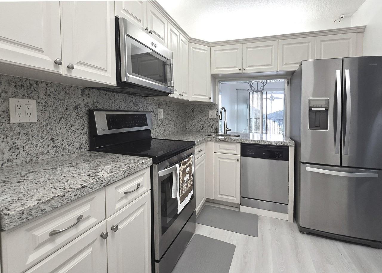 3000 Nw 42nd Ave - Photo 2 of 17