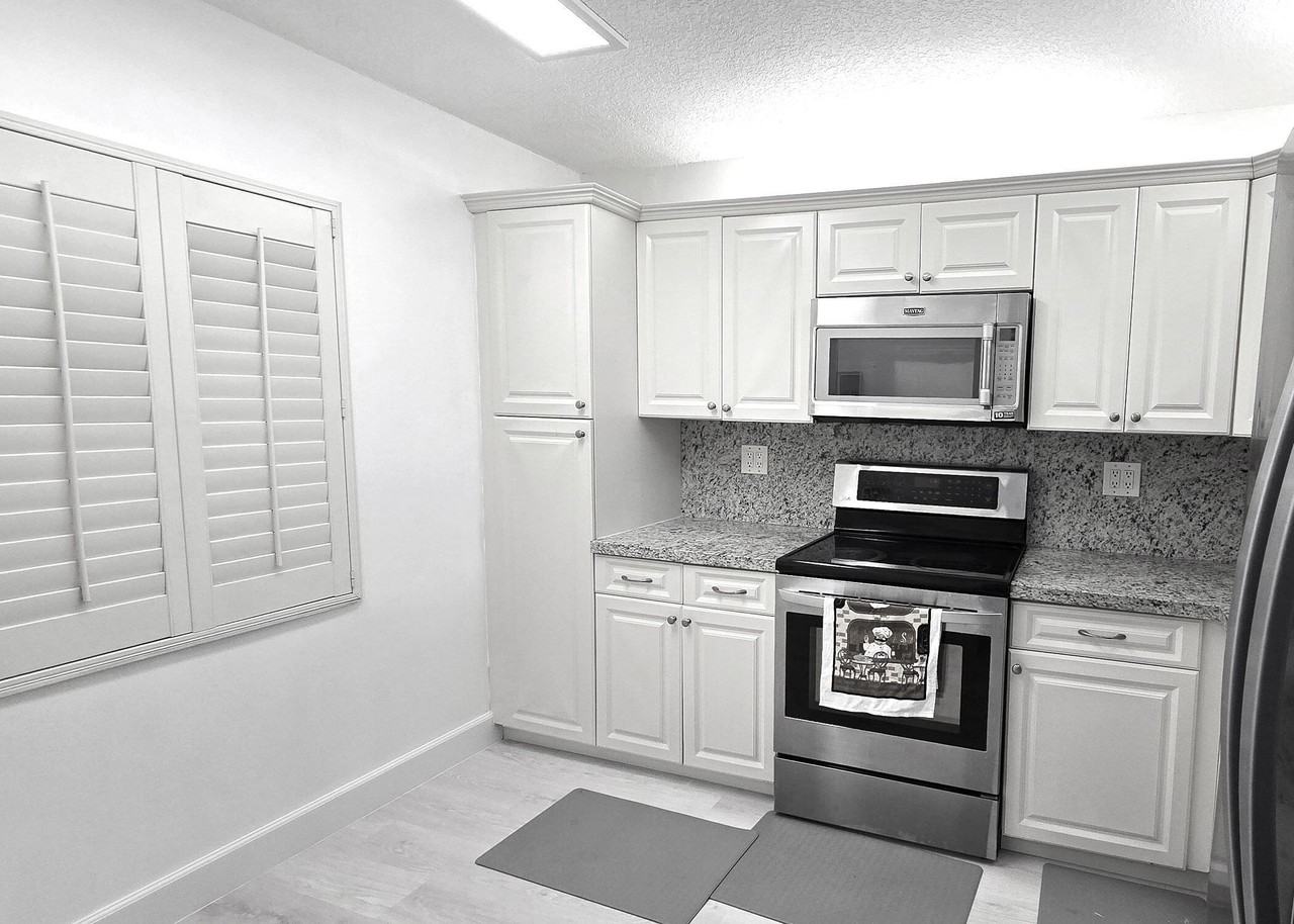 3000 Nw 42nd Ave - Photo 3 of 17
