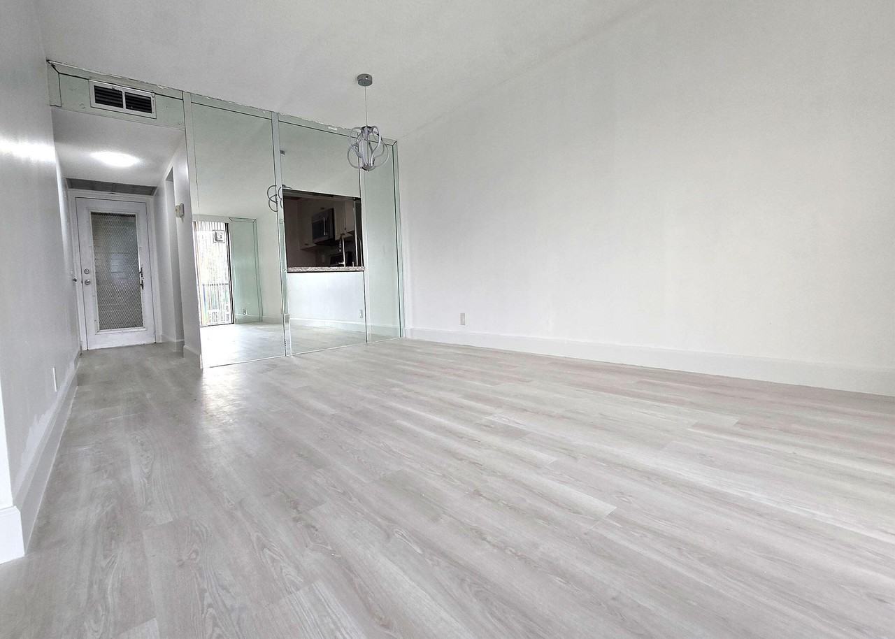 3000 Nw 42nd Ave - Photo 4 of 17