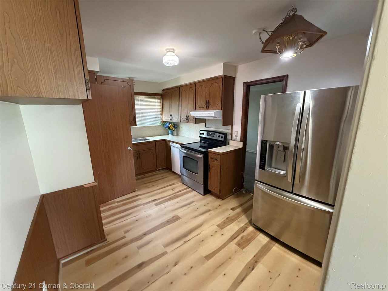 8586 Salem Ln - Photo 3 of 10