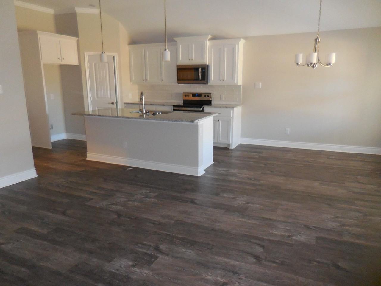 7702 Grant Ln - Photo 5 of 17