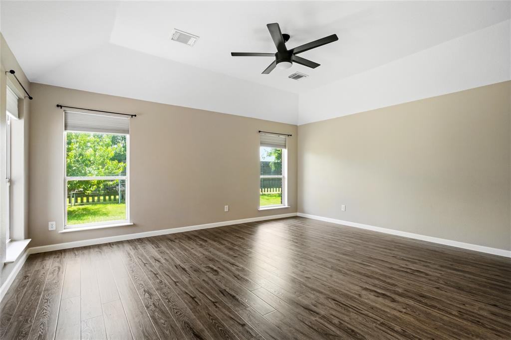 2621 Taylor Blvd - Photo 5 of 29