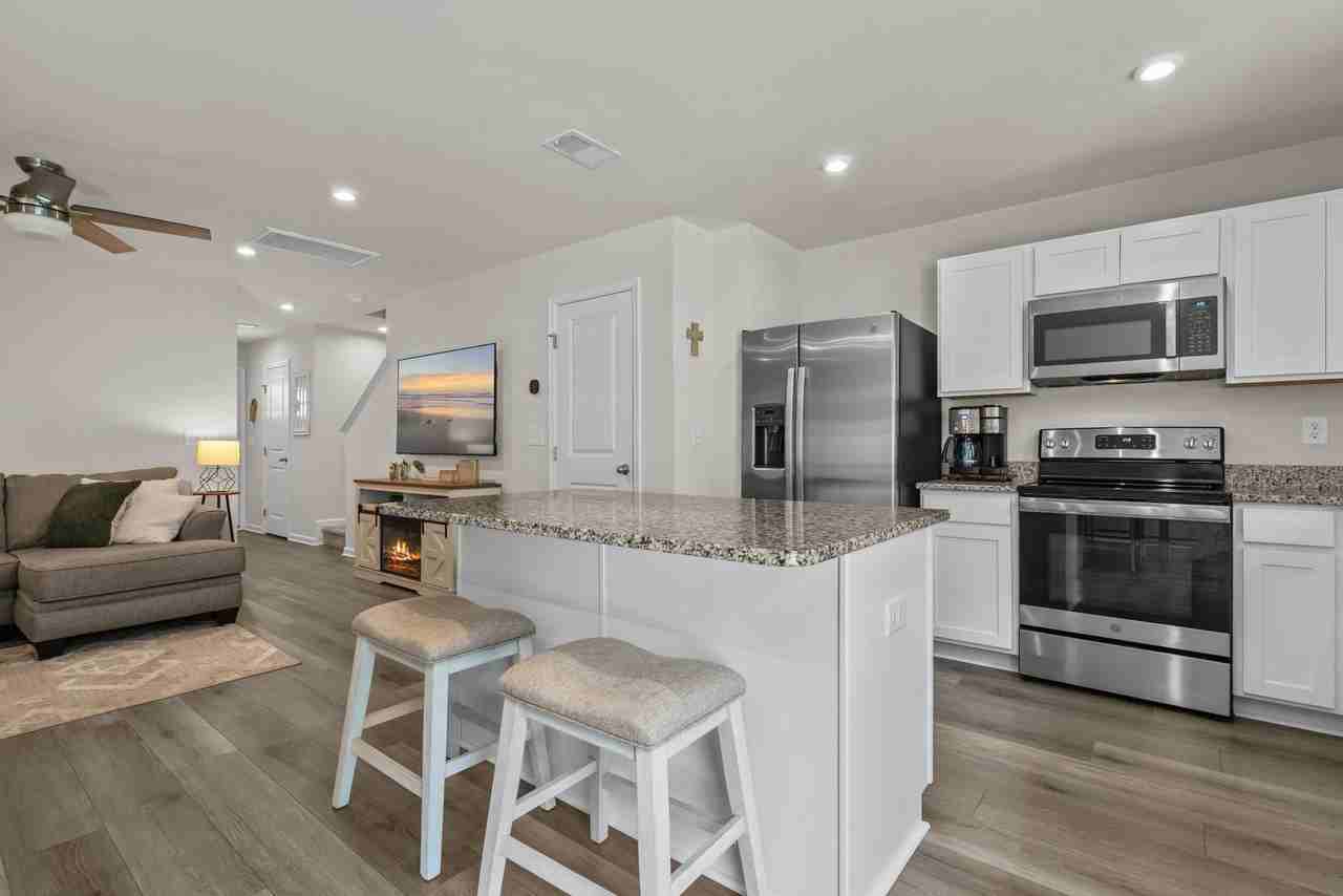 142 Villa Grande St - Photo 3 of 13