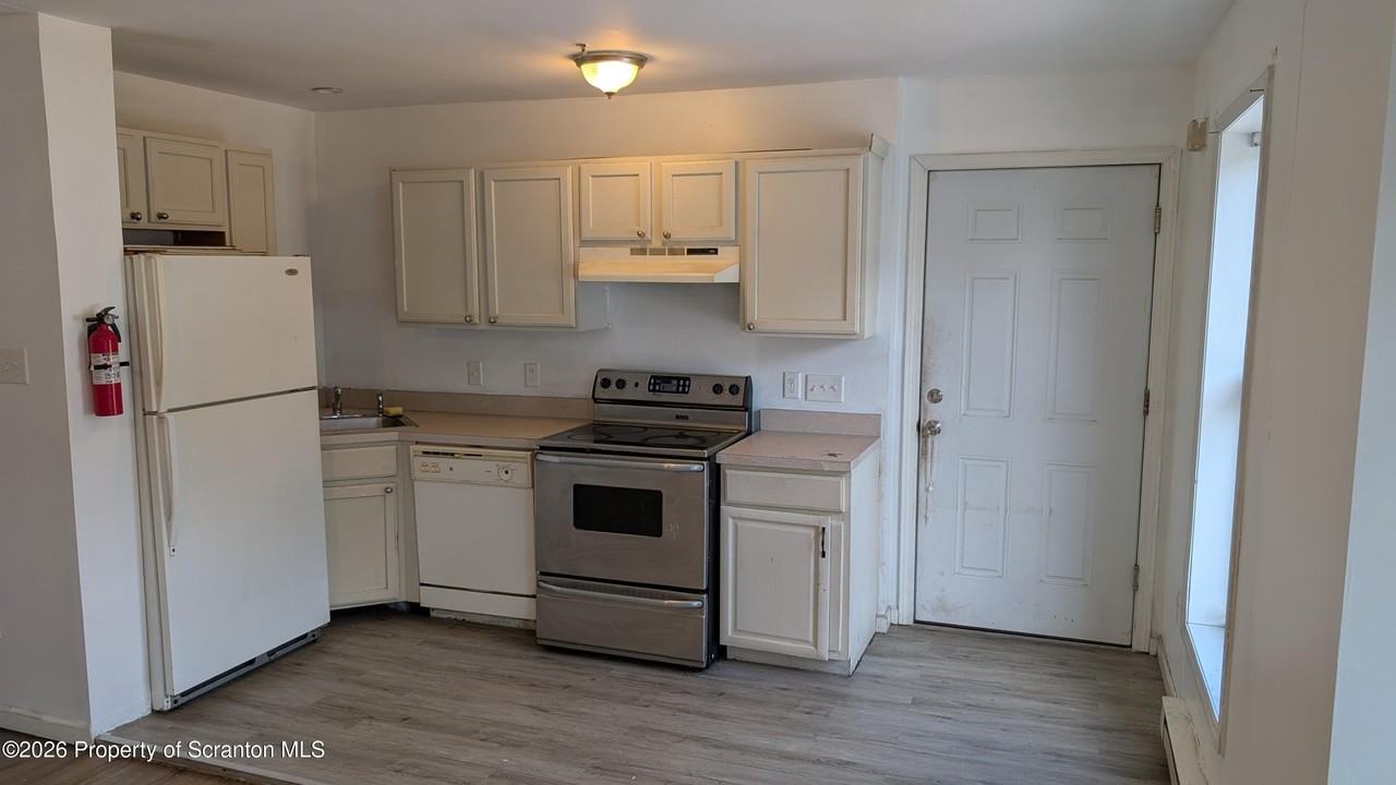 114 Prospect Ave Apt 2 - Photo 2 of 10