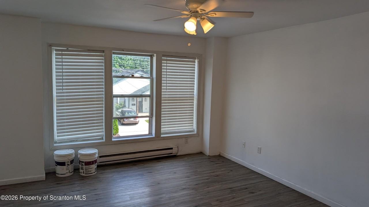 114 Prospect Ave Apt 2 - Photo 4 of 10