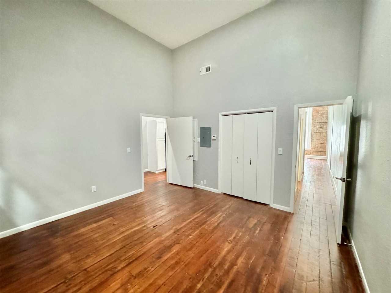 2309 Strand St ##2d - Photo 6 of 28