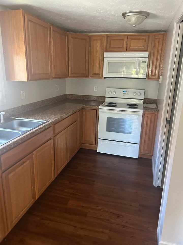 2756 E Brutus St #3 - Photo 2 of 8