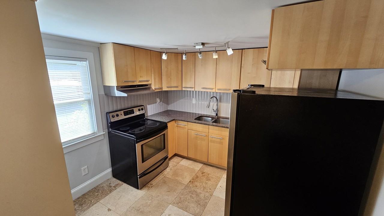 2812 Craigie AvenueUnit B #B - Photo 2 of 15
