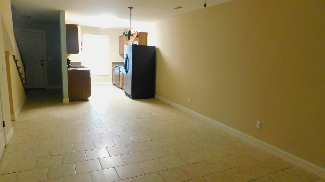 317 Covington St Apt B #1 - Photo 4 of 13