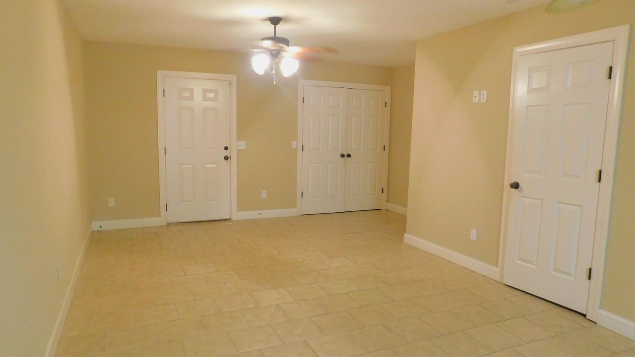 317 Covington St Apt B #1 - Photo 5 of 13