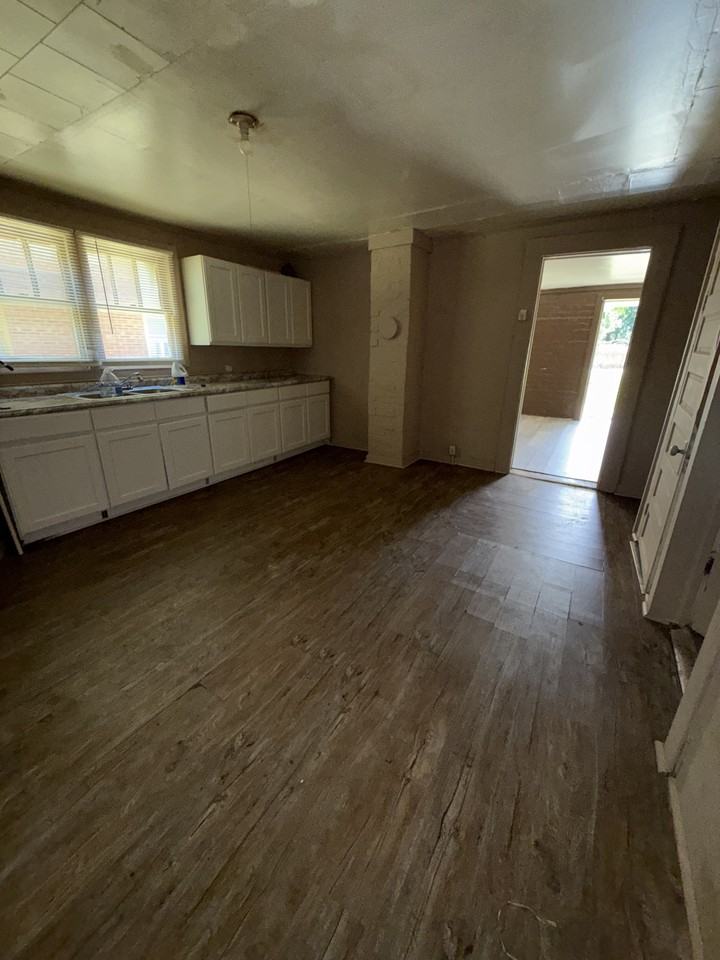 1108 Grace St #1 - Photo 5 of 13
