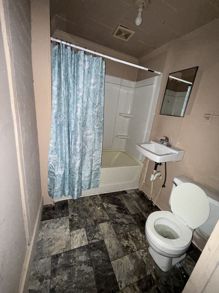 1108 Grace St #1 - Photo 6 of 13