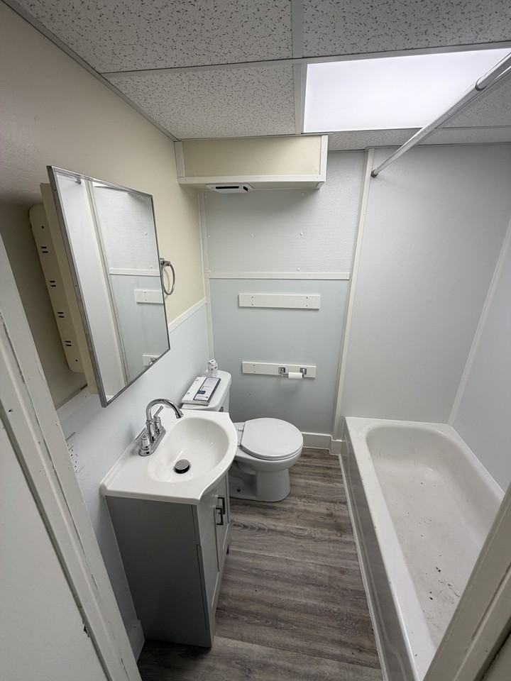 1826 Charles Ave - Photo 5 of 7