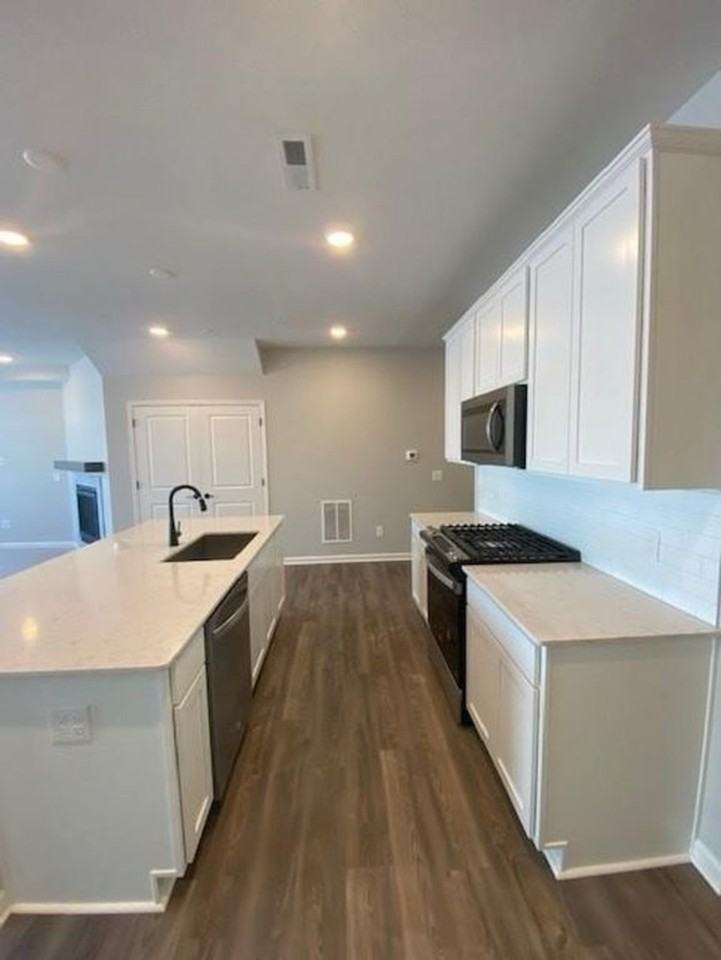 4810 Airlake Dr #1 - Photo 2 of 24