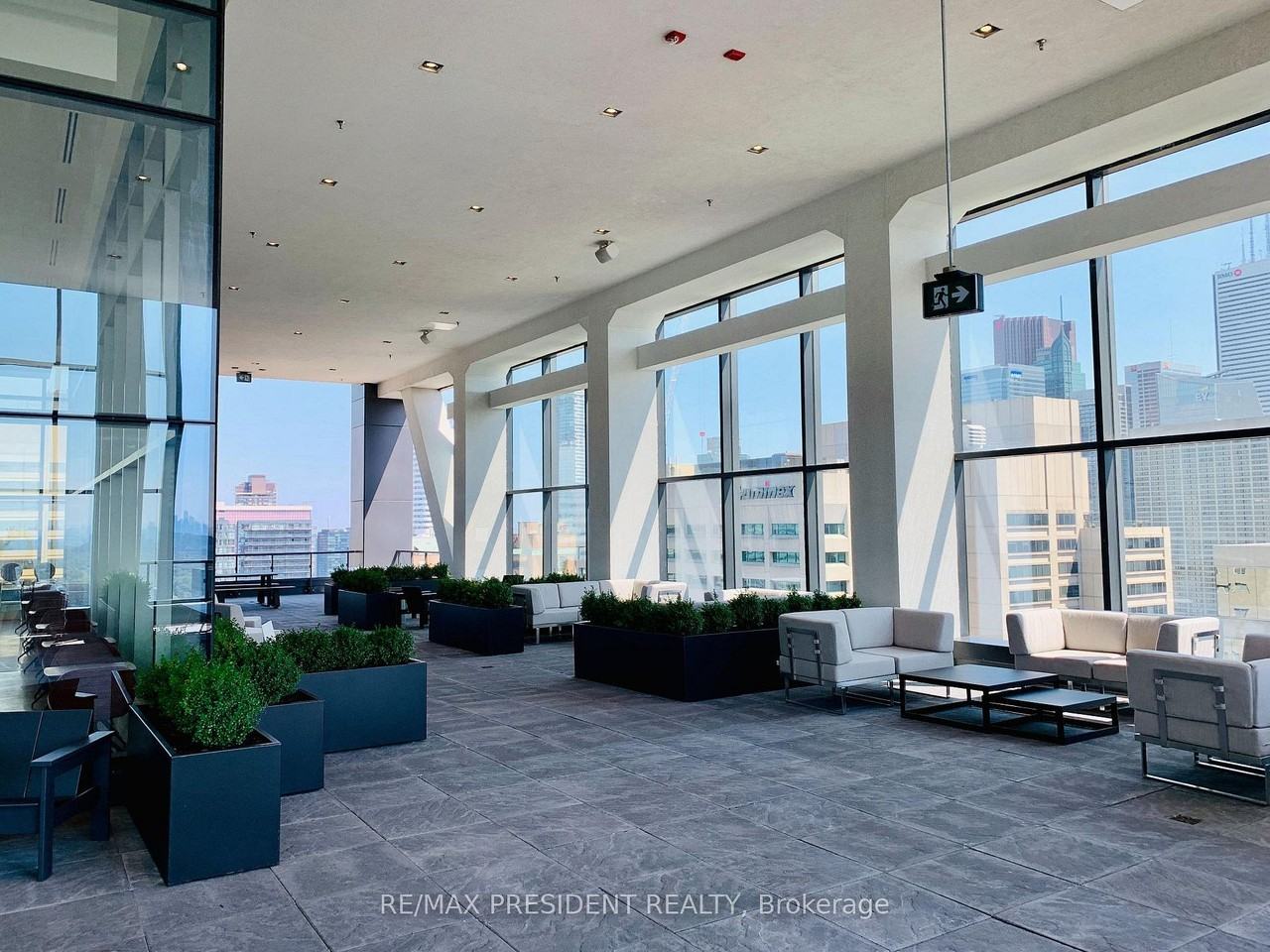 488 University Avenue - Photo 17