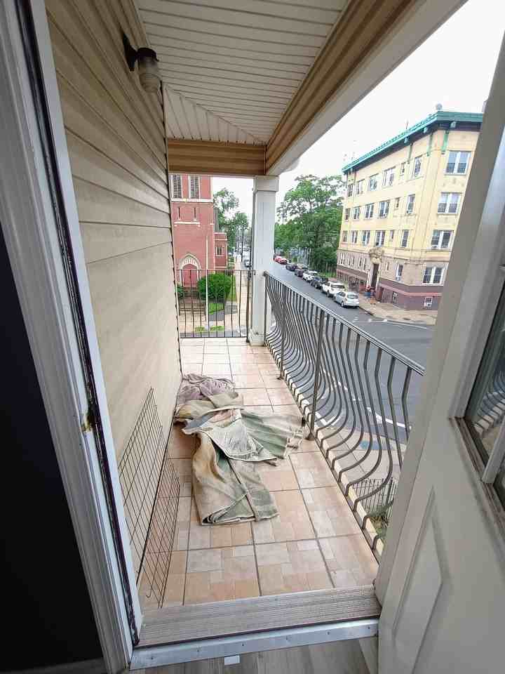 270 S 7th St #3 - Photo 3 of 16