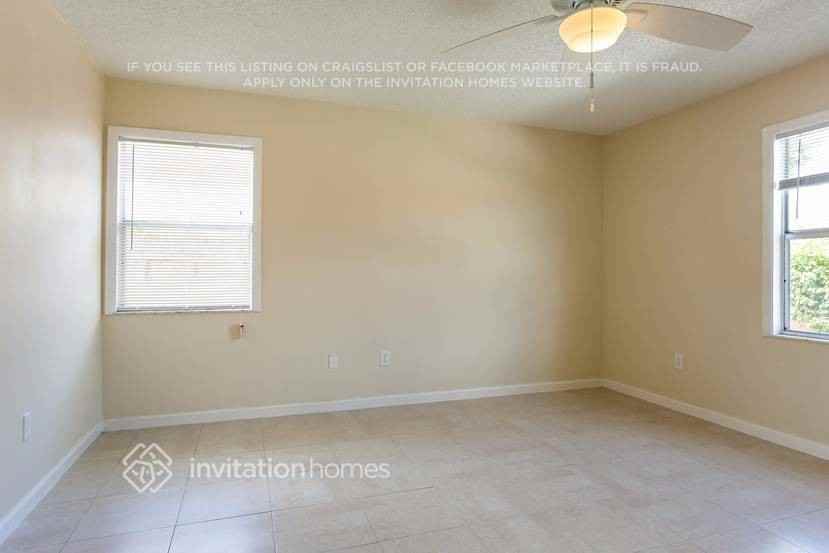 7854 Blairwood Cir W - Photo 5 of 12