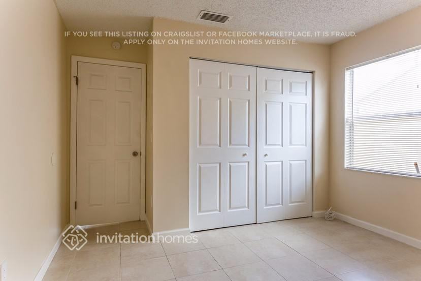 7854 Blairwood Cir W - Photo 6 of 12