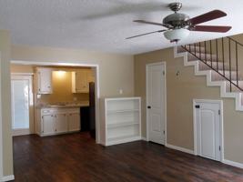 featured image of 1902 Melrose AveApt 4 #4