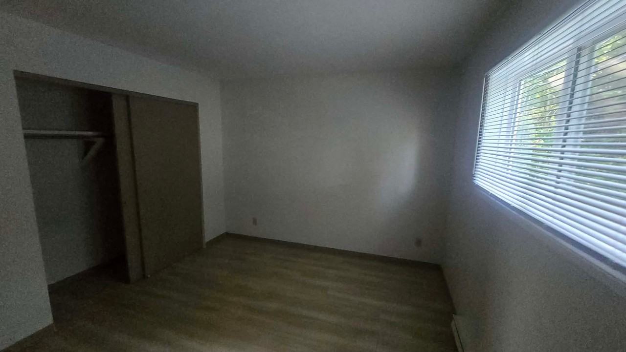 61 Drummond St #4 - Photo 4 of 10