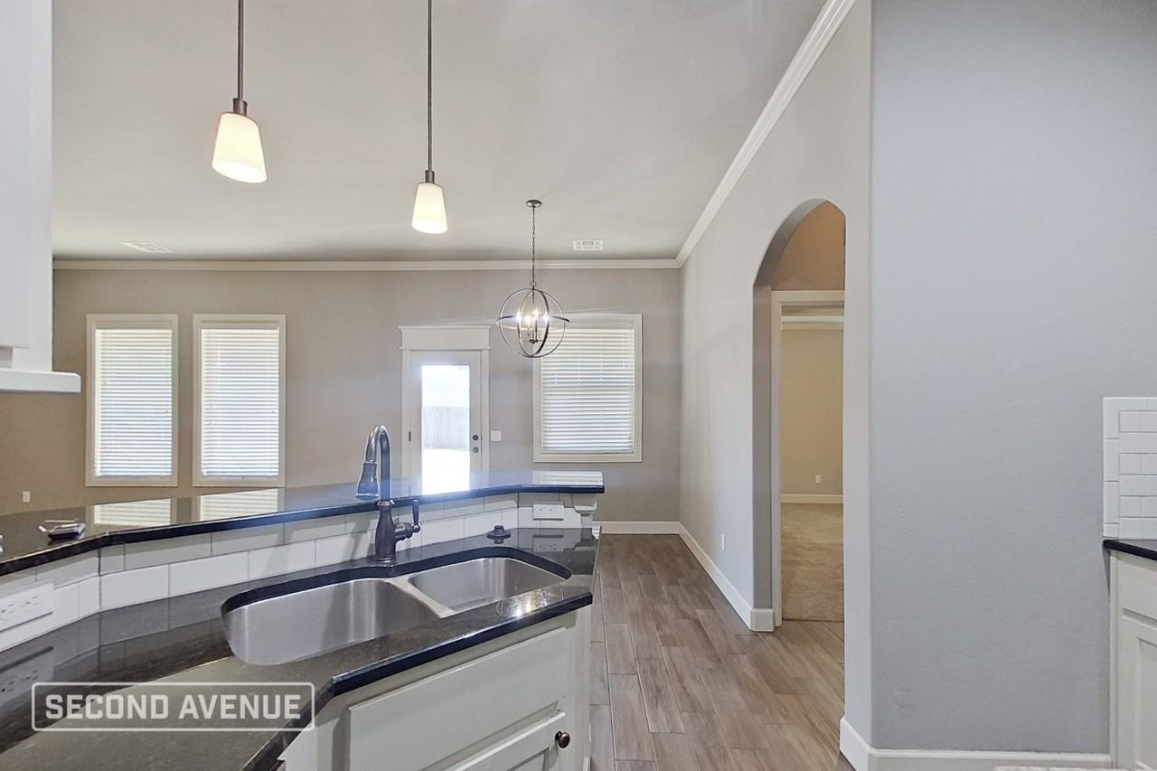 9032 Nw 144th St - Photo 6 of 28