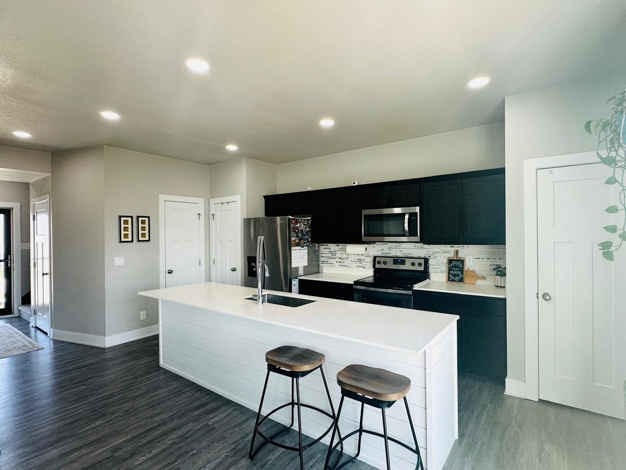 802 Ne 14th St #1 - Photo 6 of 18