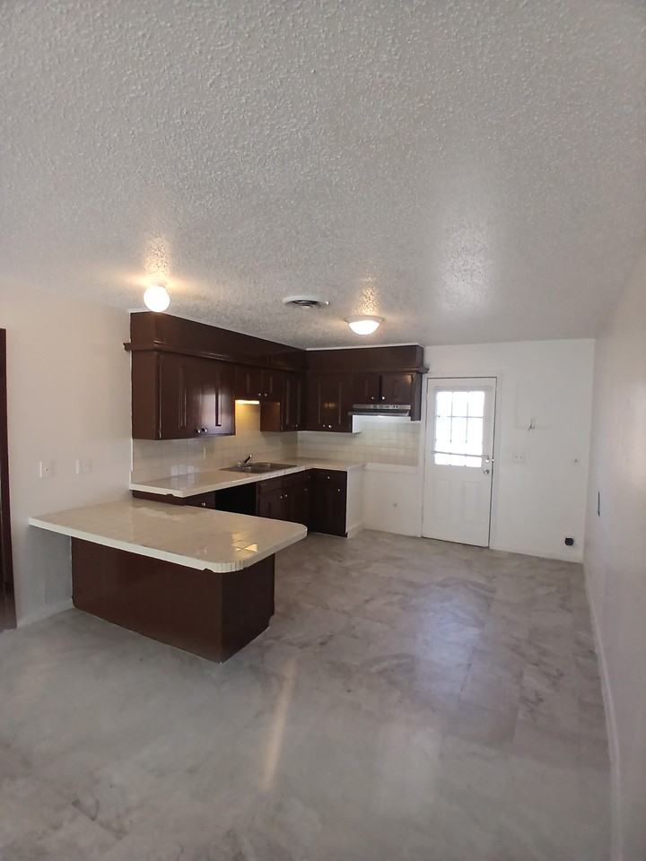 1406 East 1st Street #8 - Photo 2 of 11