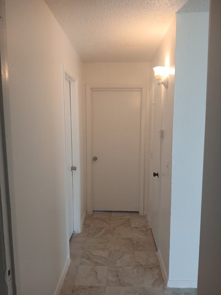 1406 East 1st Street #8 - Photo 4 of 11