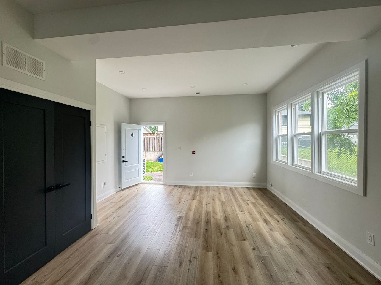 125 MOUNT ALBION RD - Photo 4 of 12