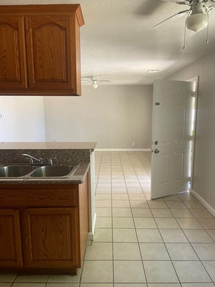 16350 Pebble Beach Dr - Photo 3 of 35